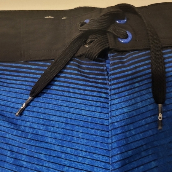 OP Plex 4 Way Strech , Men's Swim Trunks, Blue/Black/ Stripes Design Size30 - Picture 7 of 9